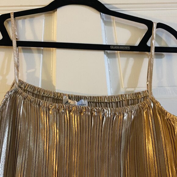 Elegant Gold Dress - Picture 5 of 9